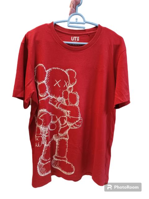 Other Designers Kaws x Uniqlo Big Print Tees