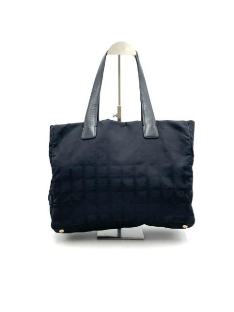 CHANEL Chanel No.7 Black Travel Shoulder Bag
