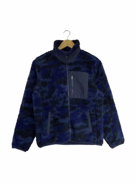 Other Designers Uniqlo - UNIQLO SHERPA FLEECE CAMO ARMY CLASSIC RETRO-X SWEATER
