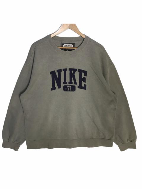 Nike Nike black tag big spell sweatshirt