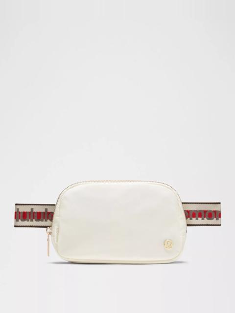 lululemon Everywhere Belt Bag 1L *Striped Wordmark
