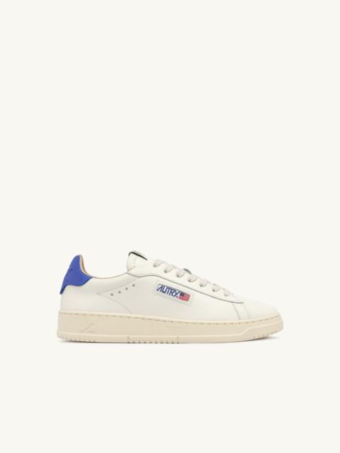 AUTRY DALLAS LOW SNEAKERS IN MARSHMALLOW AND BLUE LEATHER