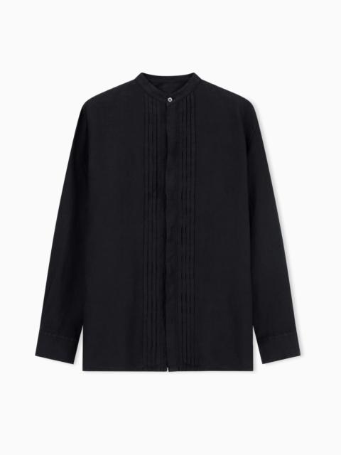 EMPORIO ARMANI GARMENT-DYED LINEN SHIRT WITH GURU COLLAR AND PLEATED DETAIL