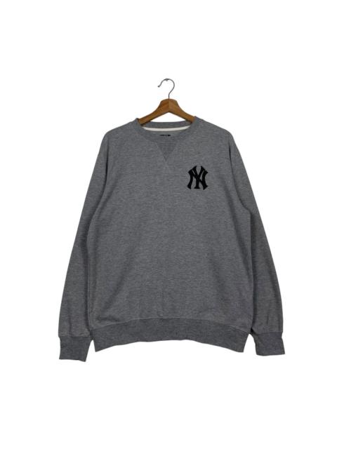 Other Designers MLB New York Yankees Crewneck Sweatshirt