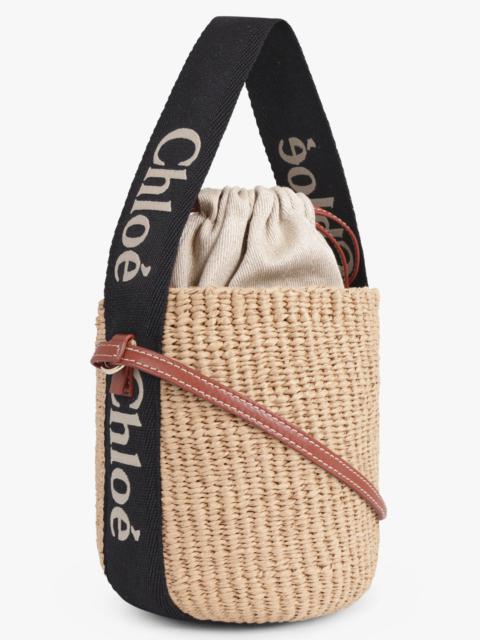 Chloé WOODY RAFFIA CROSSBODY BUCKET BAG | BLACK