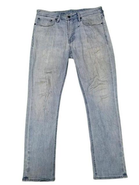 VINTAGE LEVIS A LITTLE DISTRESSED FADED STYLE