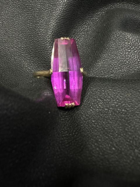 Other Designers Vintage - RECTANGLE CUT SYNTHETIC RUBY IN 18k YELLOW GOLD RING