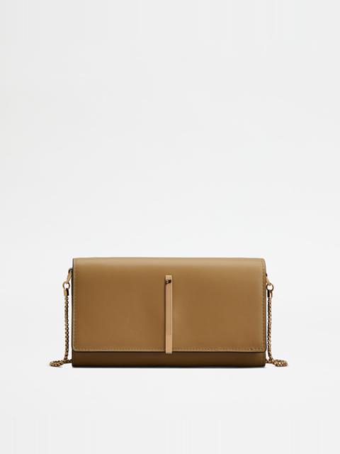Tod's WALLET IN LEATHER WITH SHOULDER STRAP - BROWN