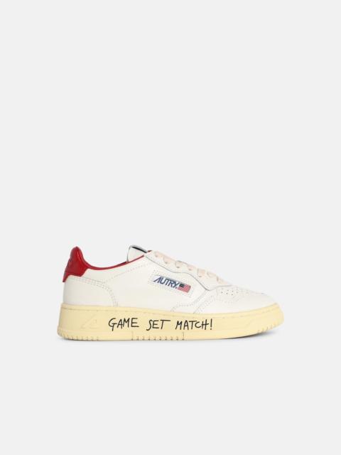 AUTRY 'MEDALIST LOW' WHITE AND RED LEATHER SNEAKERS