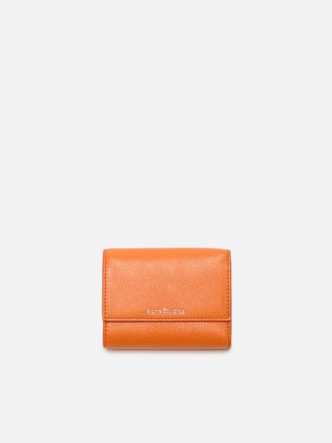 Acne Studios Trifold leather wallet - Pumpkin orange