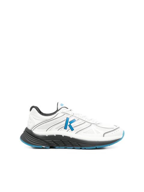 Pace sneakers