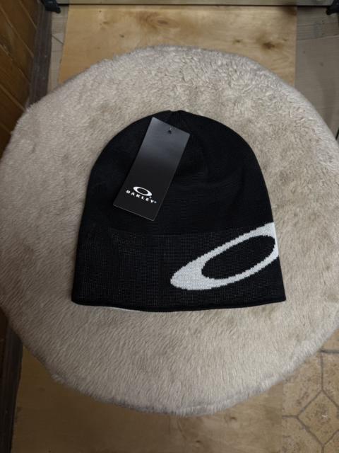 OAKLEY Oakley Black Beanie Ellipse Reversible Y2K