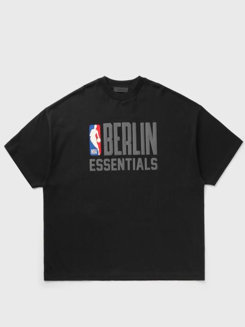 ESSENTIALS BERLIN 90'S FIT TEE