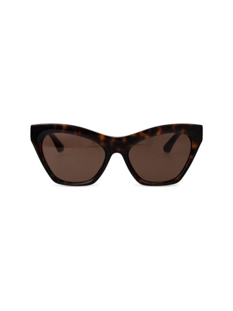 tortoiseshell cat-eye frame sunglasses