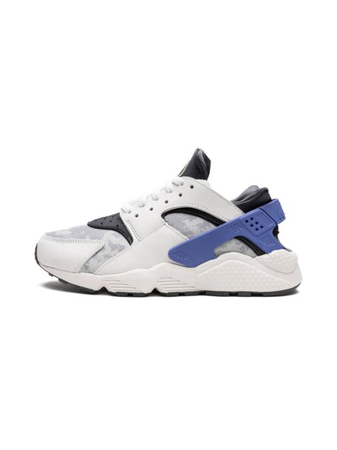 Nike Air Huarache "Social FC"