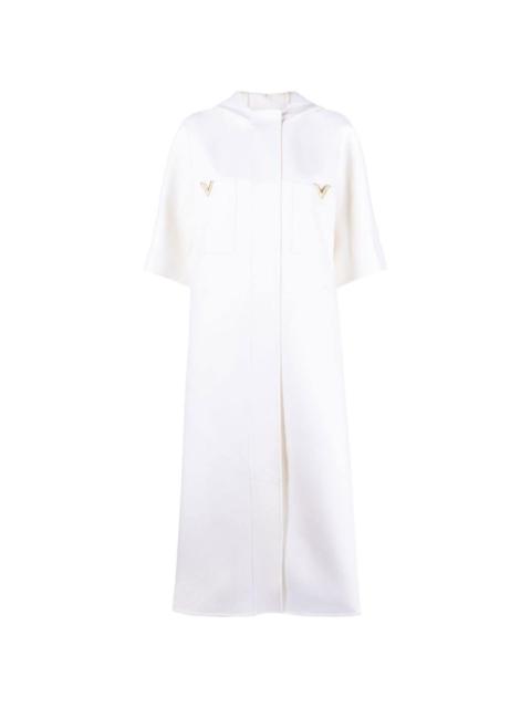 V logo-plaque hooded coat