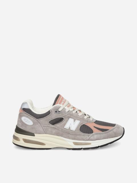 New Balance Made in UK 991v2 Sneakers Elephant Skin / Cork / Dark Gull Grey