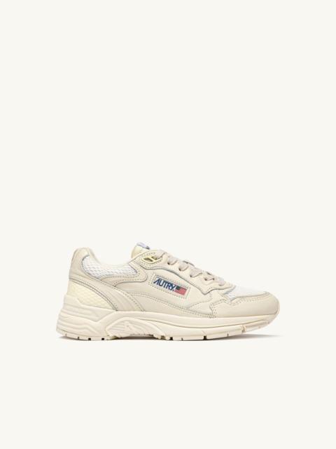 AUTRY HYPERWAY SNEAKERS IN WHISPER WHITE LAMINATED LEATHER AND MESH