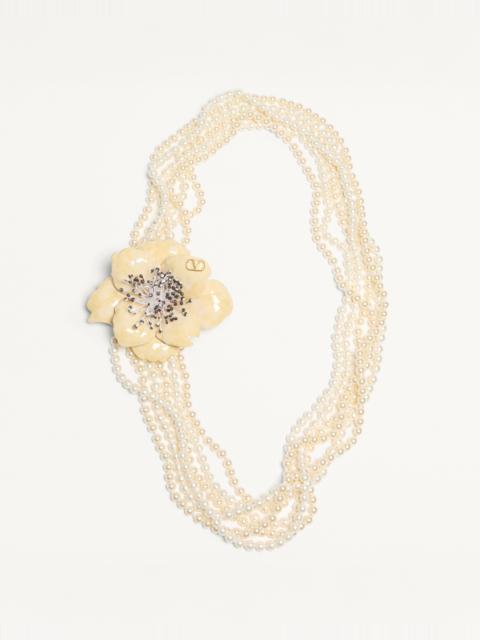 Valentino VALENTINO GARAVANI FLEUR LUMINEUSE NECKLACE IN METAL, ENAMEL, PEARLS AND FABRIC