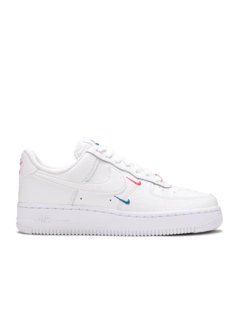 Nike WMNS AIR FORCE 1 '07 ESSENTIAL 'SUMMIT WHITE SOLAR RED'