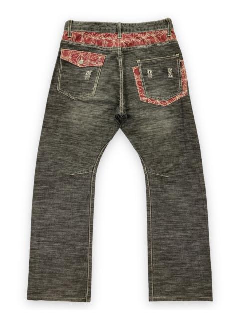 Streetwear - Bee Bell Distressed Denim