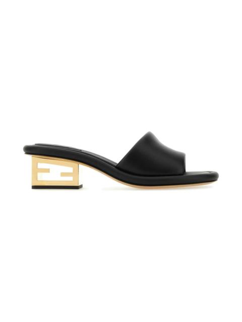 サンダル・ミュール FENDI Black nappa leather Baguette mules (8R8412NBA F0QA1) mules-baguette-en-cuir-noir.