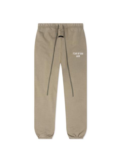 ESSENTIALS HEAVY FLEECE SWEATPANT - MILITARY