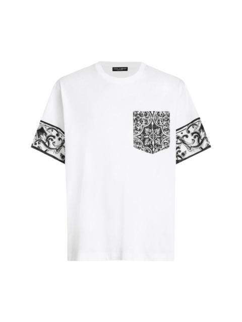 T-shirt with logo