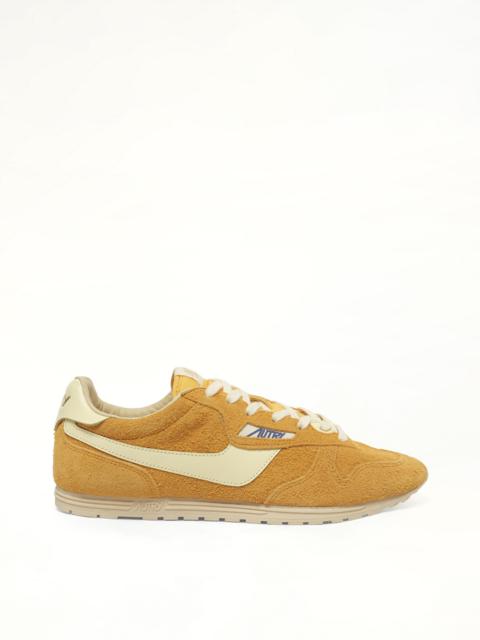 AUTRY Windspin Low Sneakers in Cadmium/Rutabaga