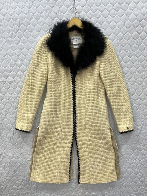 CHANEL (T). VINTAGE CHANEL TWEED JACKET