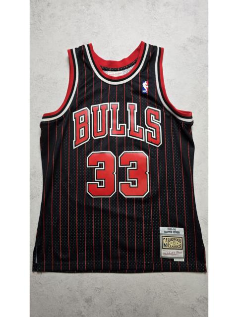 Other Designers Mitchell & Ness - Scottie Pippen Chicago Bulls 1995-96 Black Pinstripe Jersey