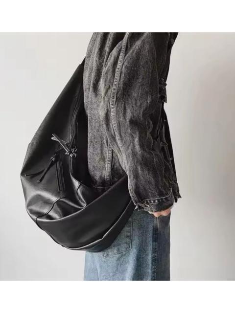 Other Designers Vintage - Stylish Black Leather Shoulder Bag | Trendy Hobo Style