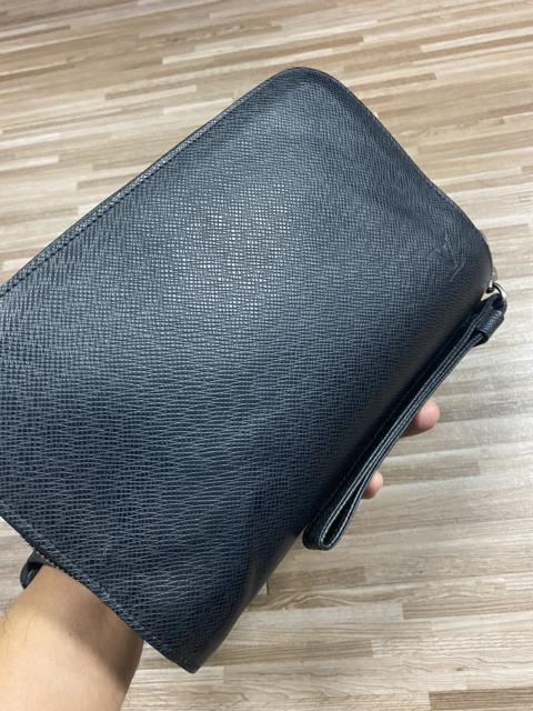 Louis Vuitton Authentic Louis Vuitton Taiga Black Clutch