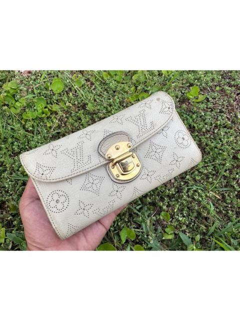 Louis Vuitton Authentic Louis Vuitton Monogram Mahina Amelia Wallet