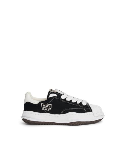 Maison MIHARAYASUHIRO Blakey OG Low Top Sneaker in Black/White