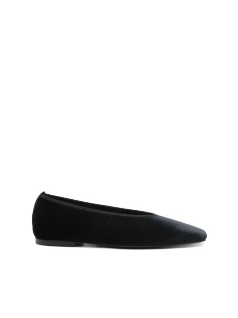 Minimalist ballerinas