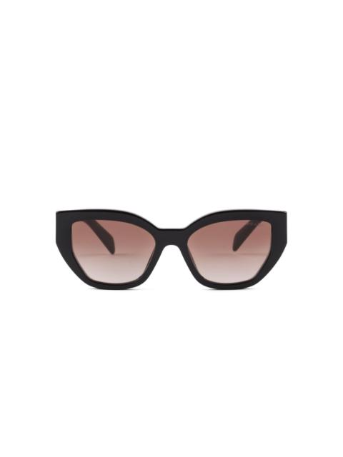 oversize-frame sunglasses