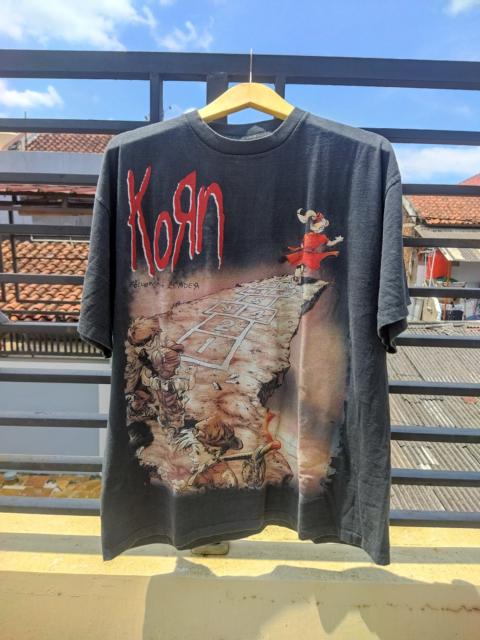 Other Designers Bandtee 
KORN "follow the leader" Bootleg
Size Large 55x74 
tag Ressureccion