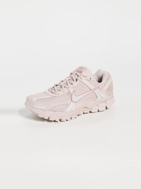 Nike Zoom Vomero 5 Sneakers