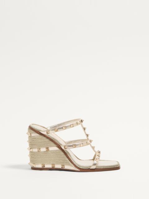 Valentino ROCKSTUD WEDGE SANDAL IN LAMINATED NAPPA WITH CORNELY EMBROIDERY 100MM