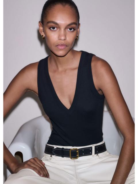 ME+EM Ultimate V-Neck Vest