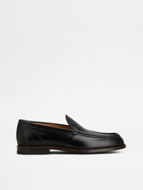 Tod's SLIPPER LOAFERS IN LEATHER - BLACK