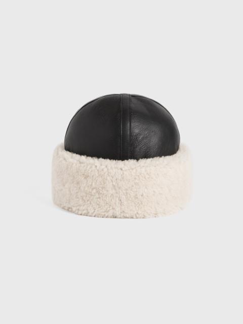 TOTEME Shearling winter hat black/off white