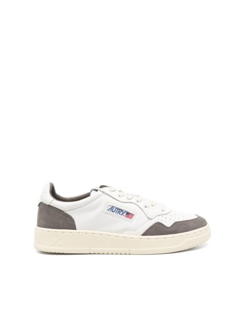 Medalist low sneakers