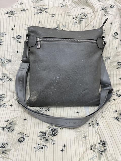 Louis Vuitton LOUIS VUITTON TAIGA SASHA BAGS