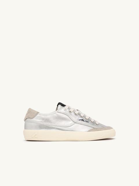 AUTRY WINDSCAPE LOW SNEAKERS IN SILVER CANVAS