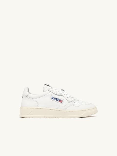 AUTRY MEDALIST LOW SNEAKERS IN SUPER-SOFT WHITE NAPPA