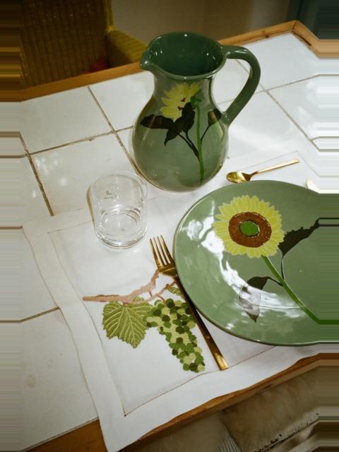 BERNADETTE Set of 2 Hand-Embroidered Placemats