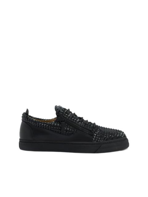 The Manhattan sneakers