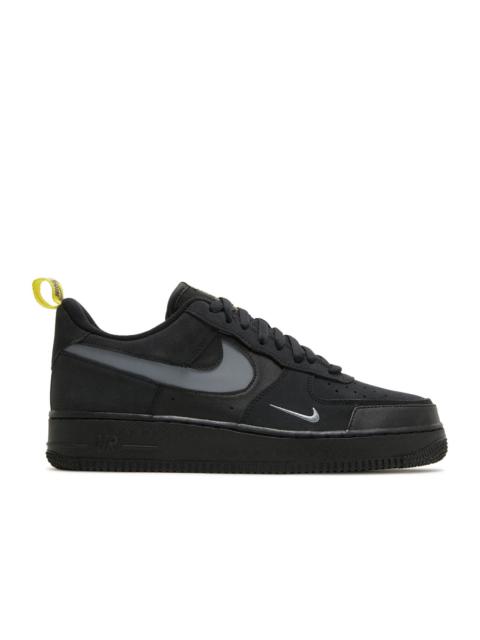 Nike AIR FORCE 1 LOW 'CUT OUT SWOOSH - BLACK'